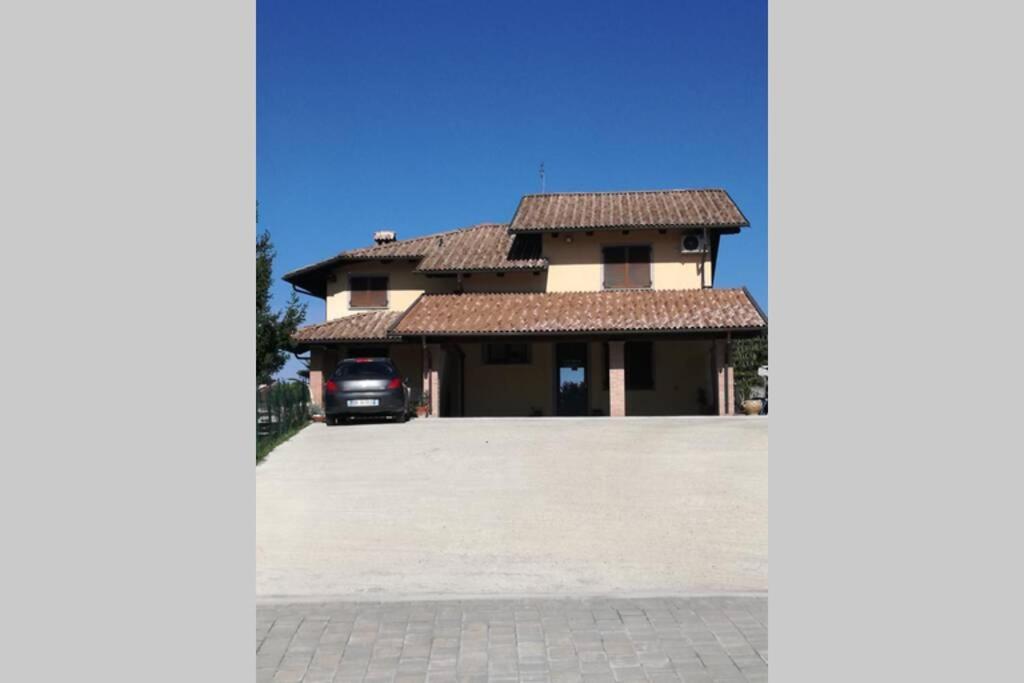 Casa Vacanze Liliana Priocca ภายนอก รูปภาพ